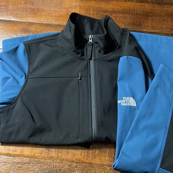 The North Face® Castle Rock Soft Shell Jacket - Picture 14 of 14